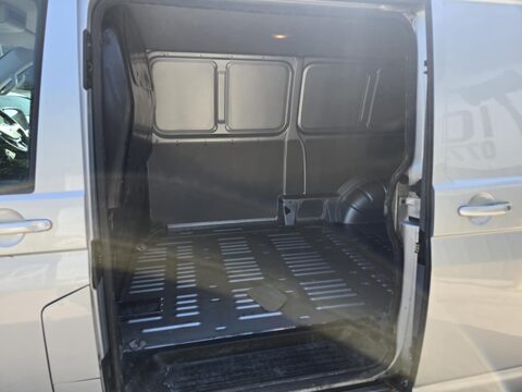 Volkswagen Transporter T28 TDI P/V HIGHLINE BMT 10