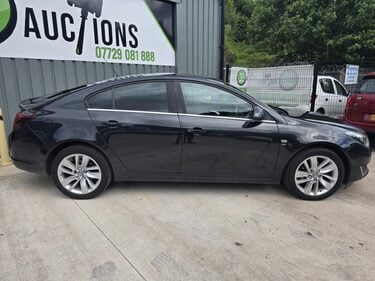 Vauxhall Insignia SRI 1