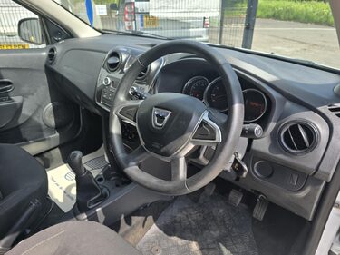 Dacia Sandero AMBIANCE SCE 3
