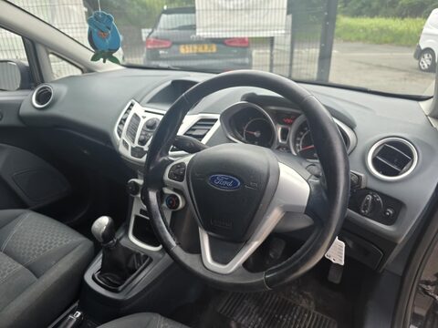 Ford Fiesta ZETEC TDCI 11