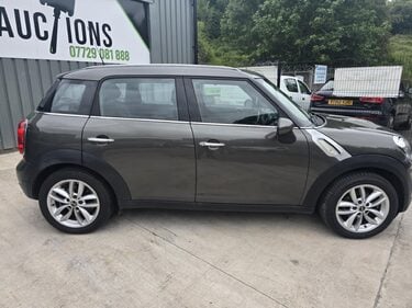 Mini Countryman COOPER 1