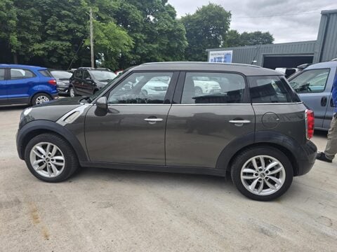 Mini Countryman COOPER 3
