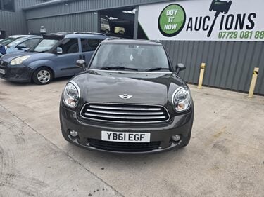 Mini Countryman COOPER 3