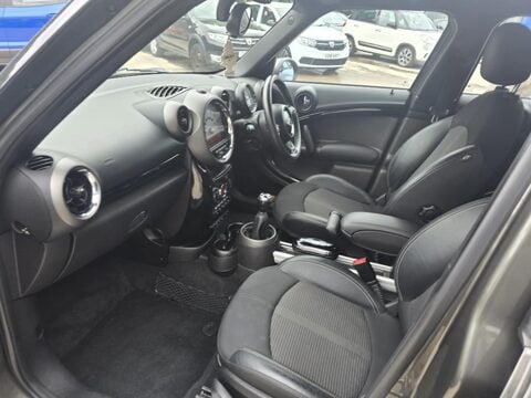 Mini Countryman COOPER 6