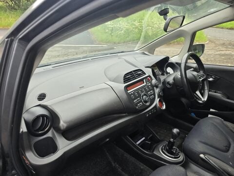 Honda Jazz I-VTEC ES PLUS 10