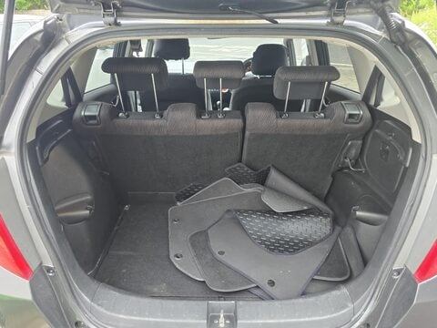 Honda Jazz I-VTEC ES PLUS 12