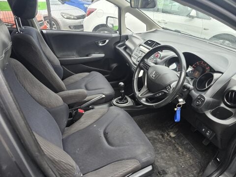 Honda Jazz I-VTEC ES PLUS 7