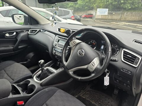 Nissan Qashqai ACENTA DIG-T SMART VISION 8