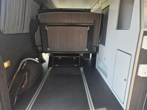 Volkswagen Transporter T30 TDI P/V TRENDLINE BMT CAMPERVAN 4 BIRTH AUTO LWB 10