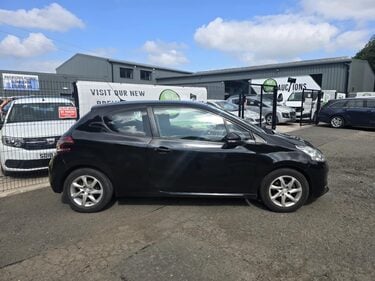 Peugeot 208 ACTIVE 2