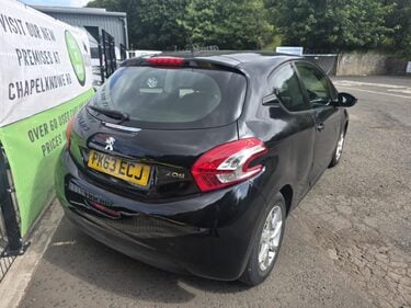 Peugeot 208 ACTIVE 4