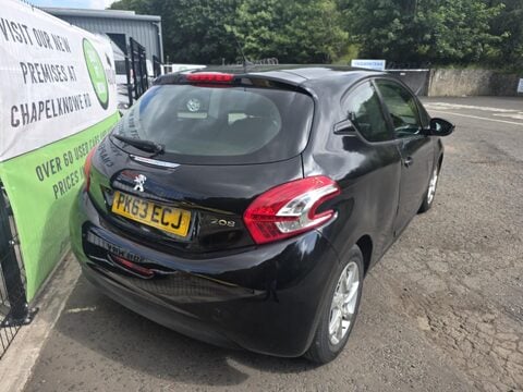 Peugeot 208 ACTIVE 5