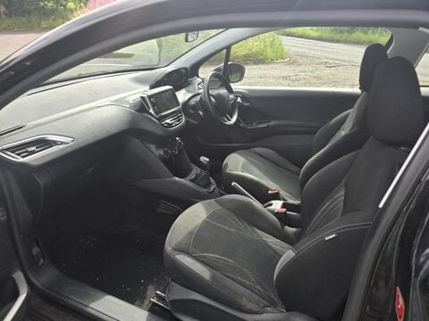 Peugeot 208 ACTIVE 7