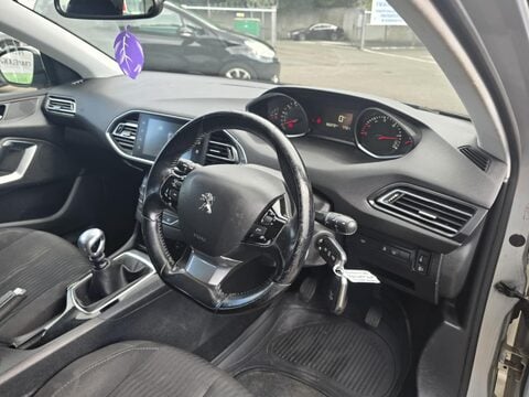Peugeot 308 BLUE HDI S/S SW ACTIVE 11