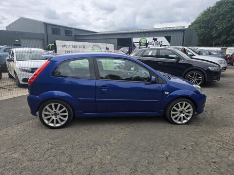 Ford Fiesta ST 16V 9
