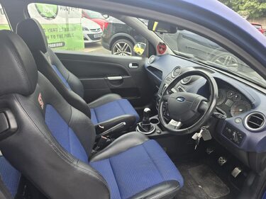 Ford Fiesta ST 16V 3