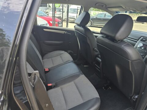 Mercedes-Benz B Class B180 CDI SE 11