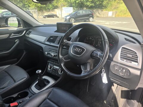 Audi Q3 TDI SE 7