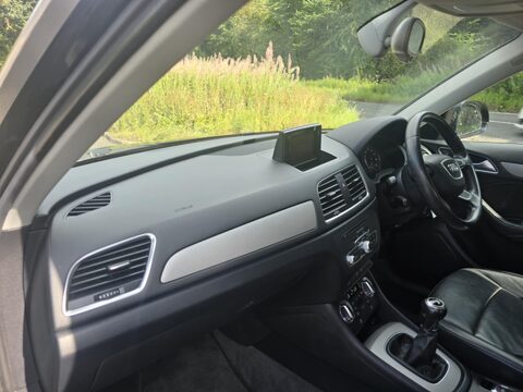 Audi Q3 TDI SE 10