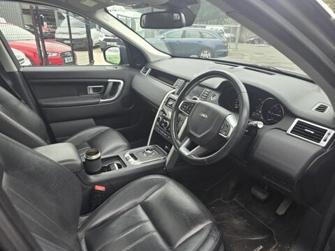 Land Rover Discovery Sport TD4 HSE BLACK 7