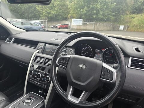 Land Rover Discovery Sport TD4 HSE BLACK 4