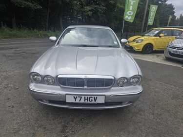 Jaguar XJ TDVI EXECUTIVE 1