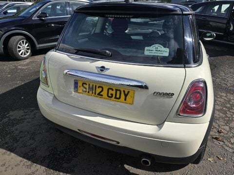Mini Hatch COOPER 4