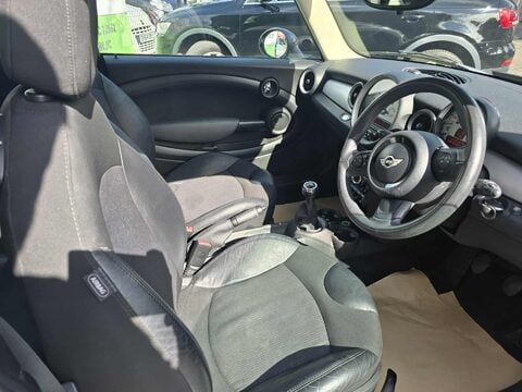 Mini Hatch COOPER 9