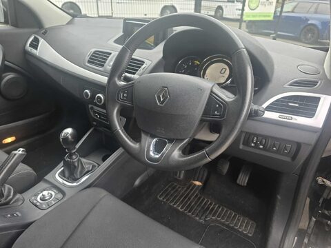 Renault Megane DYNAMIQUE TOMTOM ENERGY DCI S/S 10