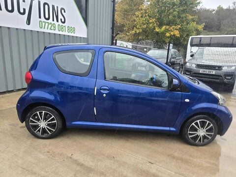 Toyota Aygo BLUE VVT-I 9