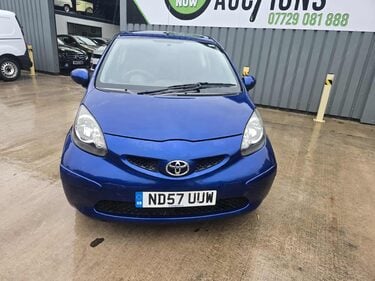 Toyota Aygo BLUE VVT-I 2