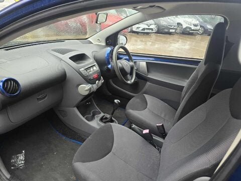 Toyota Aygo BLUE VVT-I 10