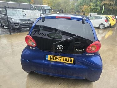 Toyota Aygo BLUE VVT-I 4
