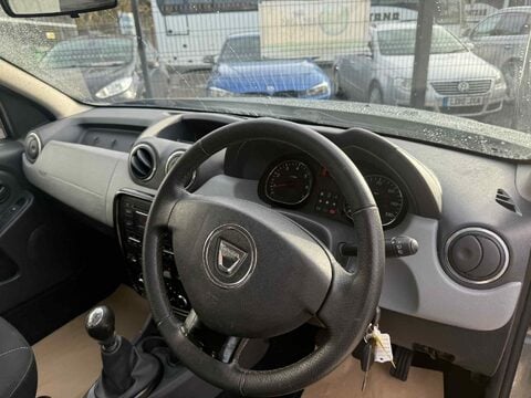 Dacia Duster LAUREATE DCI 4WD 10