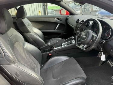 Audi TT TFSI S LINE BLACK EDITION 4