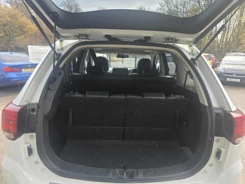 Mitsubishi Outlander DI-D 4 6