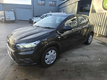 Dacia Sandero ESSENTIAL SCE 4