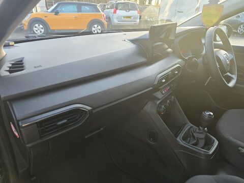 Dacia Sandero ESSENTIAL SCE 10