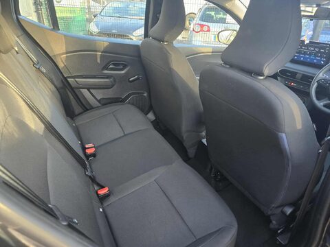 Dacia Sandero ESSENTIAL SCE 9