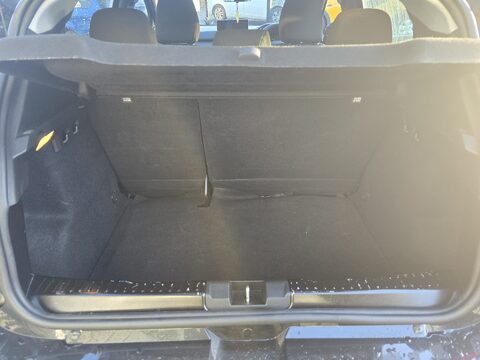 Dacia Sandero ESSENTIAL SCE 6