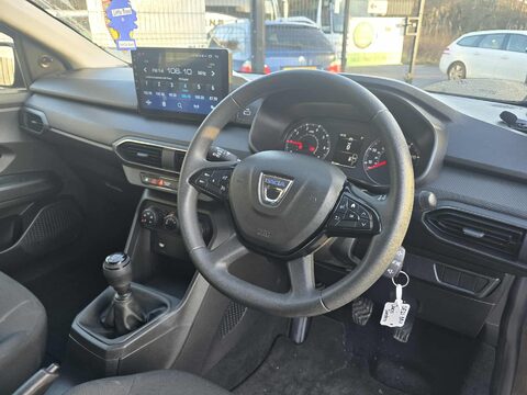 Dacia Sandero ESSENTIAL SCE 12