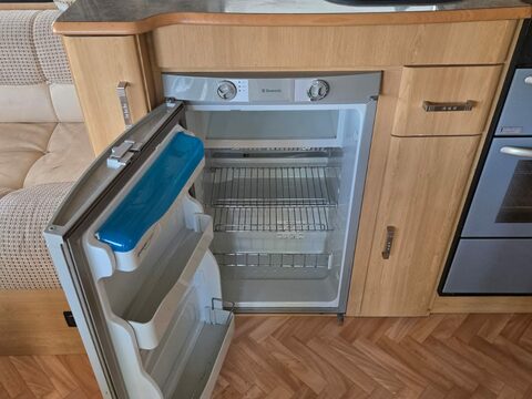 Lunar Stellar FREELANDER 4 BERTH 8