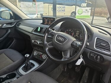 Audi Q3 TDI SE 3