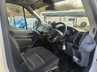 Ford Transit 460 H/R BUS 18 STR 4