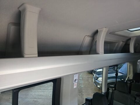 Ford Transit 460 H/R BUS 18 STR 8