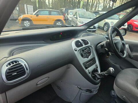 Citroen Xsara Picasso VTX 16V 12