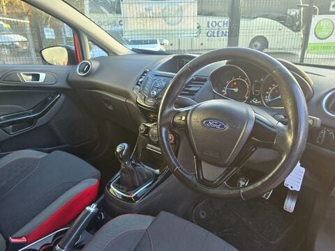 Ford Fiesta ZETEC S RED EDITION 9