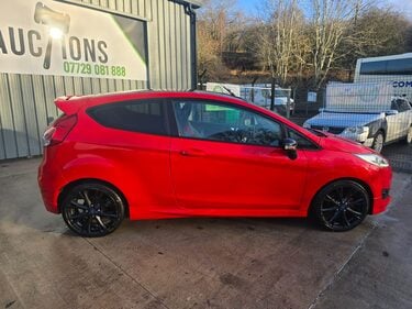 Ford Fiesta ZETEC S RED EDITION 2