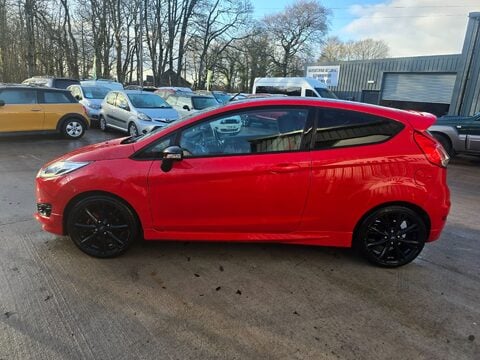 Ford Fiesta ZETEC S RED EDITION 6