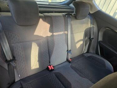 Ford Fiesta ZETEC S RED EDITION 3